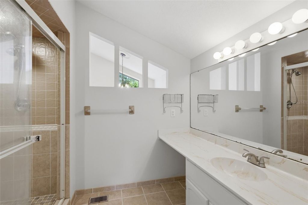 Image 33 of property listing at 3404 62ND STREET E, Bradenton, FL 34208