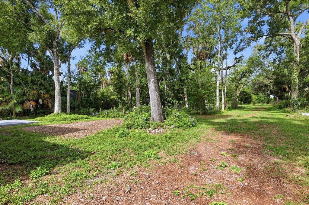 Image 42 of property listing at 3404 62ND STREET E, Bradenton, FL 34208