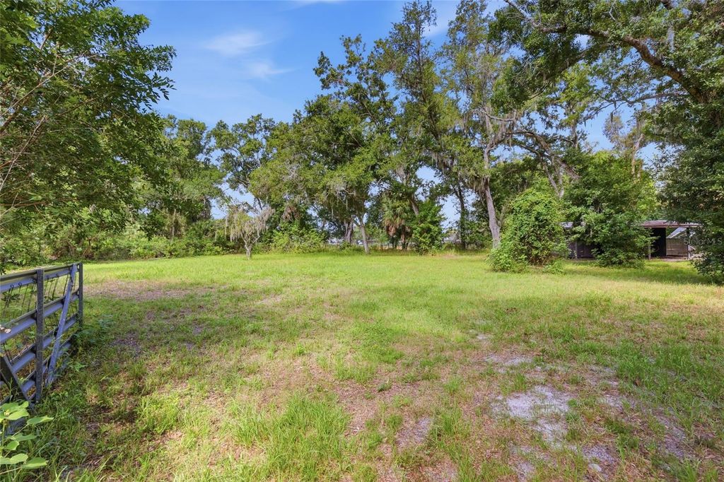 Image 47 of property listing at 3404 62ND STREET E, Bradenton, FL 34208