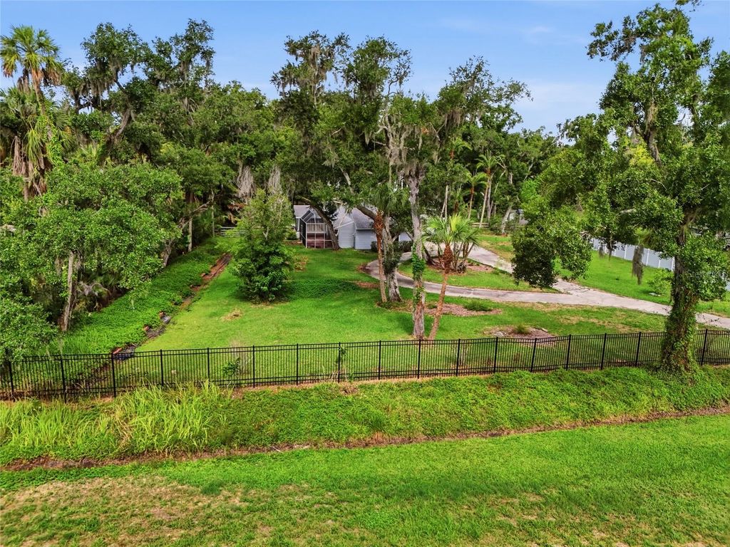 Image 48 of property listing at 3404 62ND STREET E, Bradenton, FL 34208