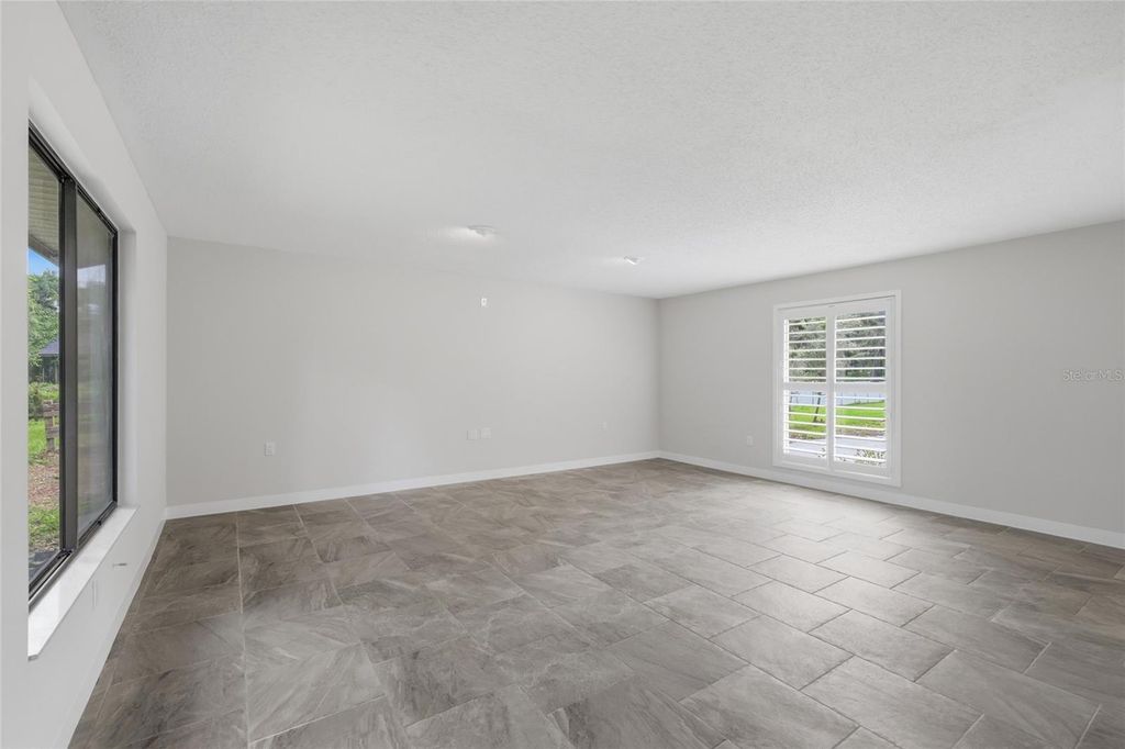 Image 9 of property listing at 3404 62ND STREET E, Bradenton, FL 34208