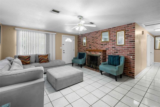 1210 GLADYS AVENUE, Lakeland, FL 33805