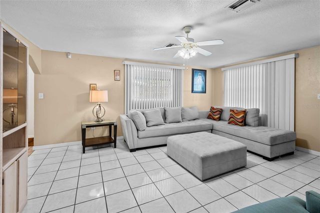 1210 GLADYS AVENUE, Lakeland, FL 33805