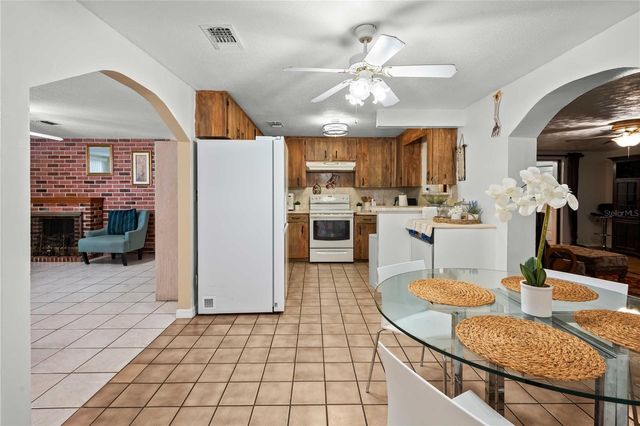 1210 GLADYS AVENUE, Lakeland, FL 33805