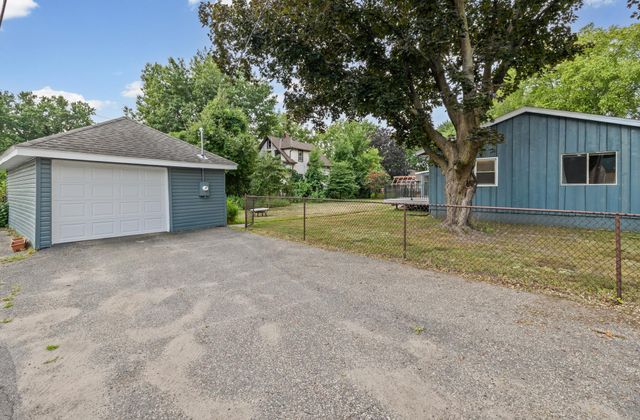 3215 36th Avenue S, Minneapolis, MN 55406