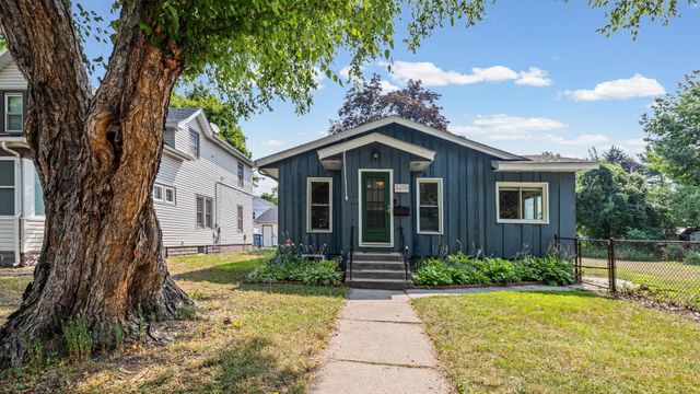 3215 36th Avenue S, Minneapolis, MN 55406