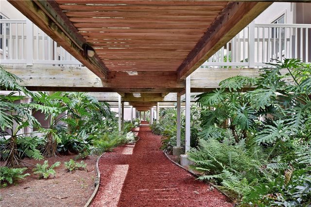 1524 Wood Ave 303, St Simons Island, GA 31522