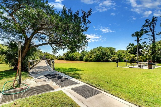 1524 Wood Ave 303, St Simons Island, GA 31522