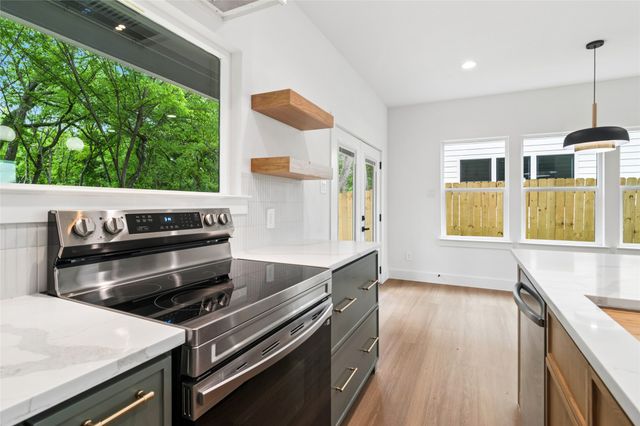 111 Lakeshore Lane, Glenn Heights, TX 75154