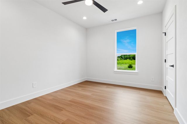 111 Lakeshore Lane, Glenn Heights, TX 75154