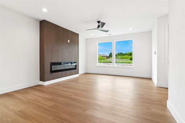 111 Lakeshore Lane, Glenn Heights, TX 75154