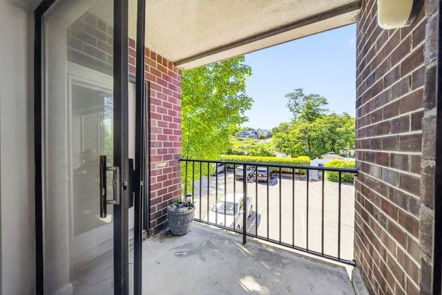 14 Heron St 208, Boston, MA 02132