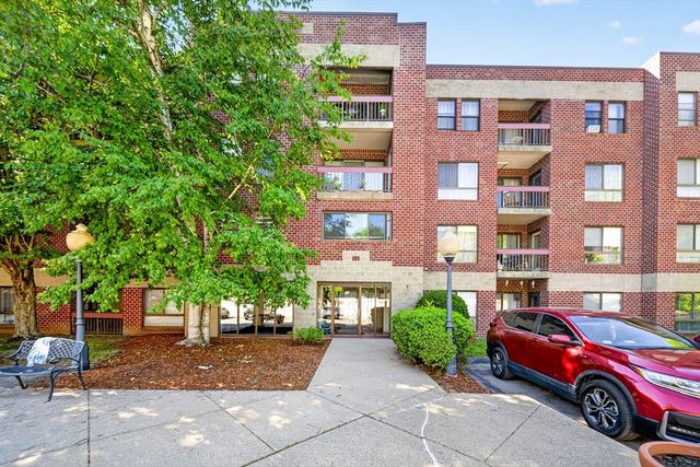 14 Heron St 208, Boston, MA 02132