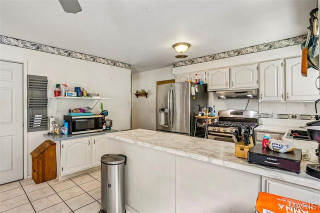 1203 Orchard Lakes Drive, St Louis, MO 63146