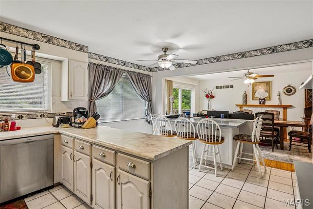 1203 Orchard Lakes Drive, St Louis, MO 63146