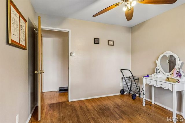 1203 Orchard Lakes Drive, St Louis, MO 63146