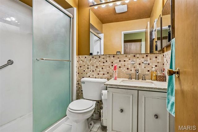 1203 Orchard Lakes Drive, St Louis, MO 63146