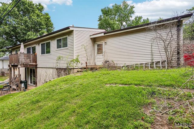 1203 Orchard Lakes Drive, St Louis, MO 63146