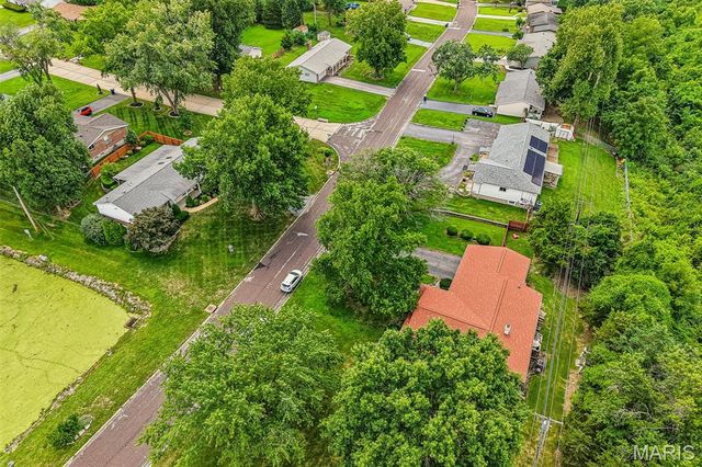 1203 Orchard Lakes Drive, St Louis, MO 63146