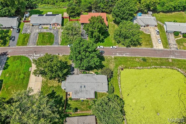 1203 Orchard Lakes Drive, St Louis, MO 63146