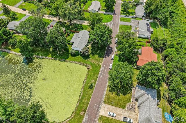 1203 Orchard Lakes Drive, St Louis, MO 63146
