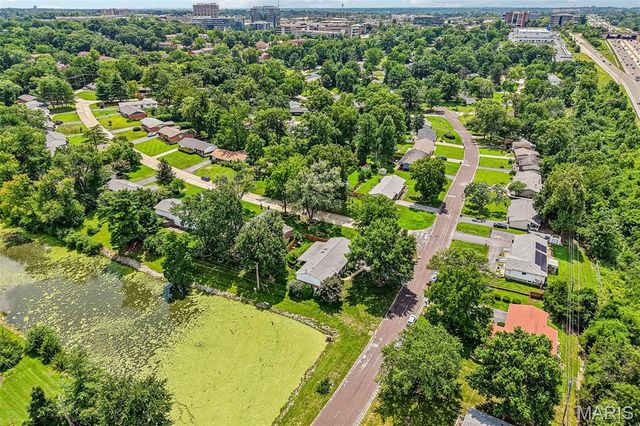 1203 Orchard Lakes Drive, St Louis, MO 63146