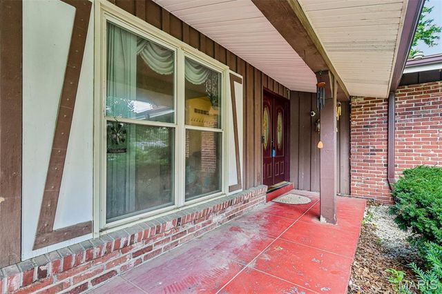 1203 Orchard Lakes Drive, St Louis, MO 63146
