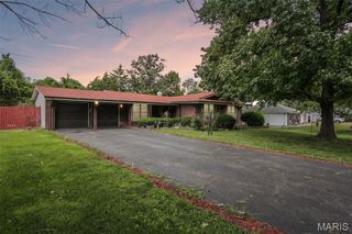 1203 Orchard Lakes Drive, St Louis, MO 63146