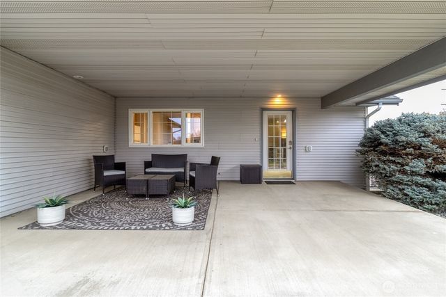 1525 SE Valley View Terrace, College Place, WA 99324