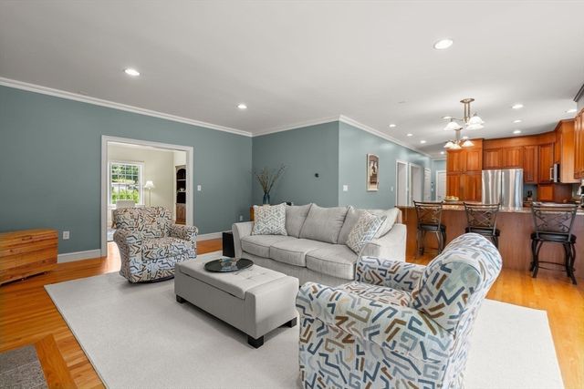 44 Bridge St, Medfield, MA 02052