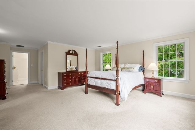 44 Bridge St, Medfield, MA 02052