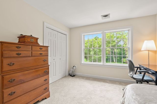44 Bridge St, Medfield, MA 02052