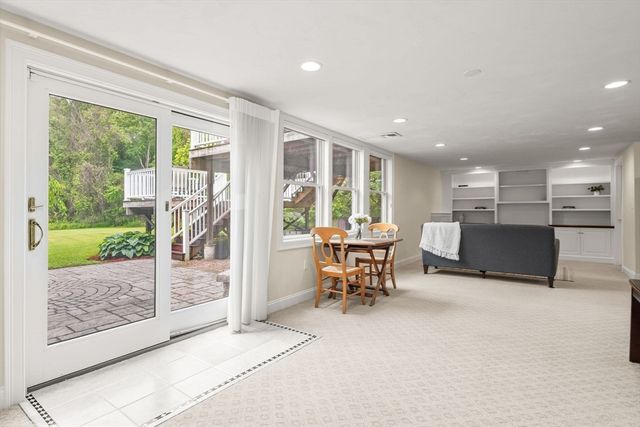 44 Bridge St, Medfield, MA 02052