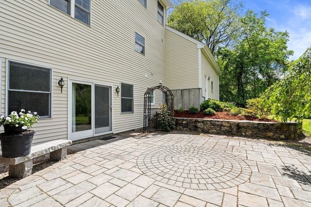44 Bridge St, Medfield, MA 02052