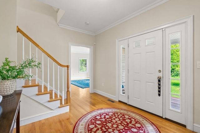 44 Bridge St, Medfield, MA 02052