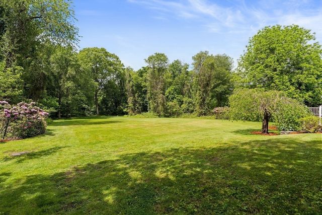 44 Bridge St, Medfield, MA 02052