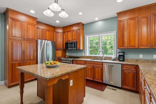44 Bridge St, Medfield, MA 02052