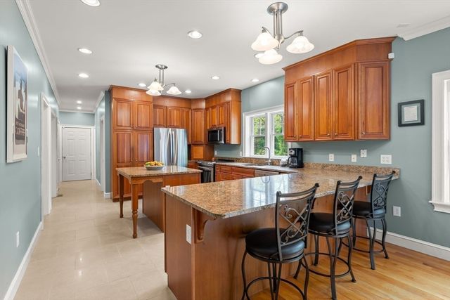 44 Bridge St, Medfield, MA 02052