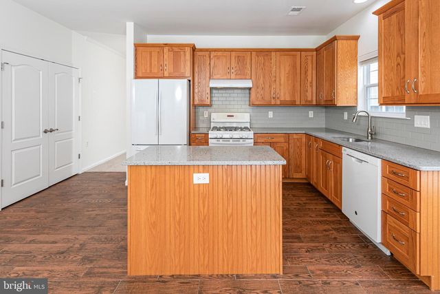 53 HONEYFLOWER LN, Princeton Junction, NJ 08550