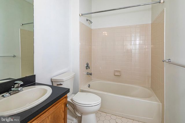 53 HONEYFLOWER LN, Princeton Junction, NJ 08550