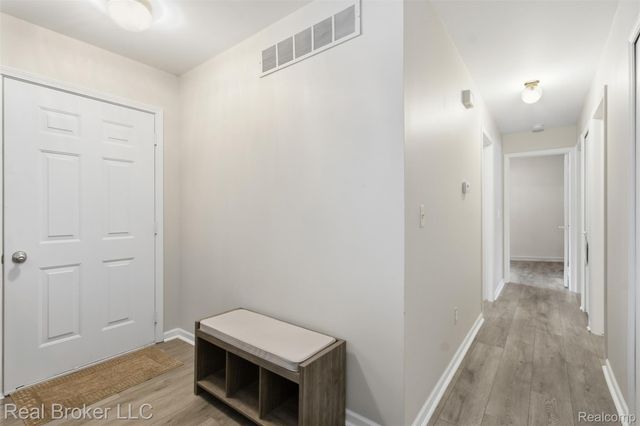 8152 Fox Hollow Road, Goodrich Village, MI 48438