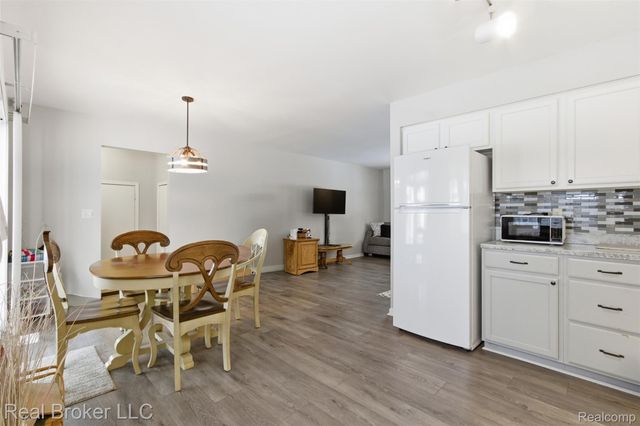 8152 Fox Hollow Road, Goodrich Village, MI 48438