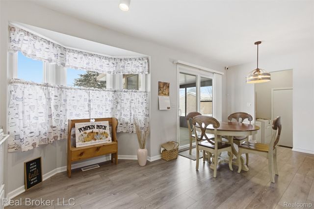 8152 Fox Hollow Road, Goodrich Village, MI 48438