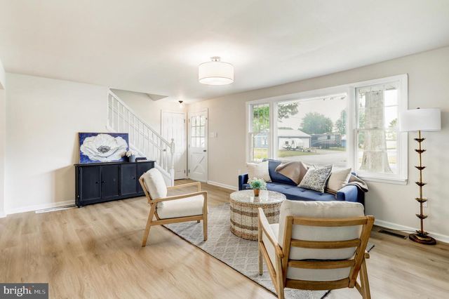 923 SUSAN CIR, Enola, PA 17025