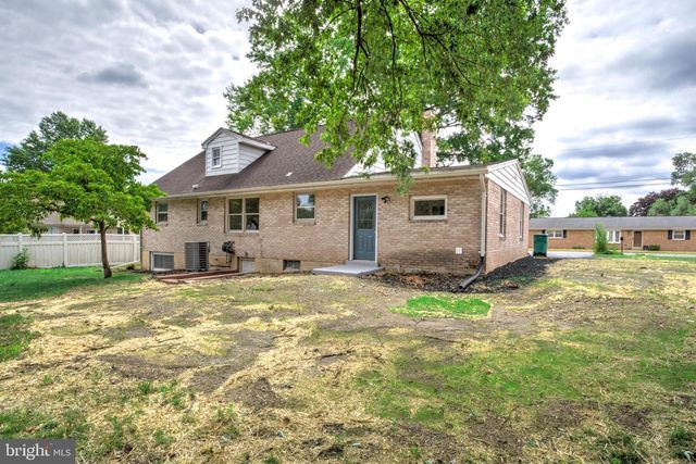 923 SUSAN CIR, Enola, PA 17025