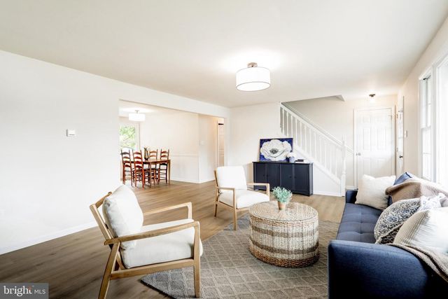923 SUSAN CIR, Enola, PA 17025