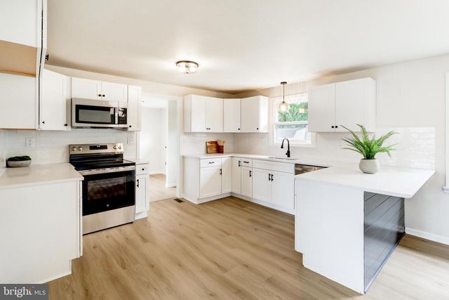 923 SUSAN CIR, Enola, PA 17025