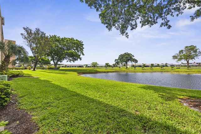 7146 Huntington Lane 105, Delray Beach, FL 33446