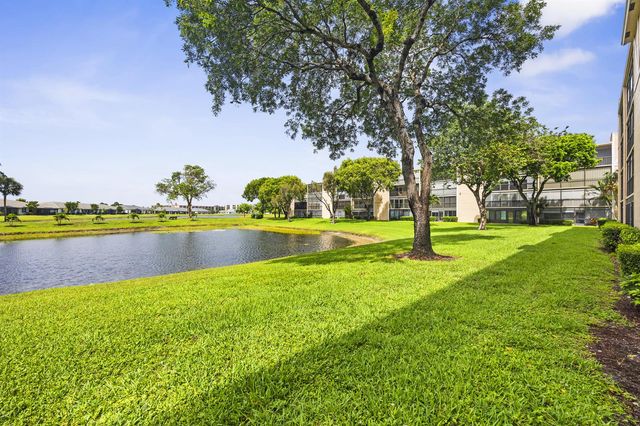 7146 Huntington Lane 105, Delray Beach, FL 33446