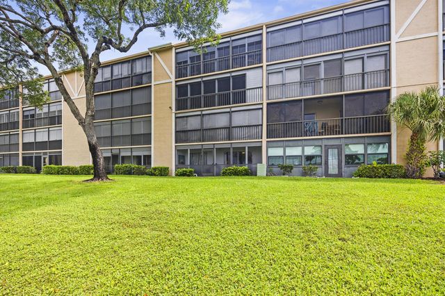 7146 Huntington Lane 105, Delray Beach, FL 33446